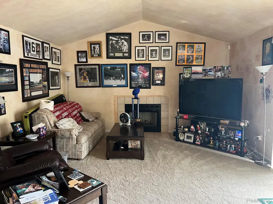 14894 Santa Anita Avenue, Livonia, MI 48154 - #2