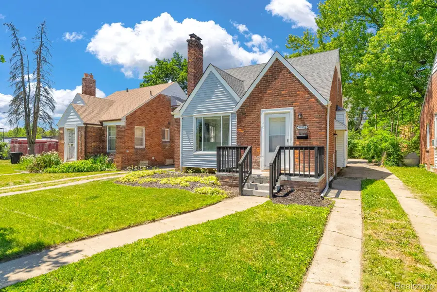 19139 Plainview Avenue, Detroit, MI 48219 - #3