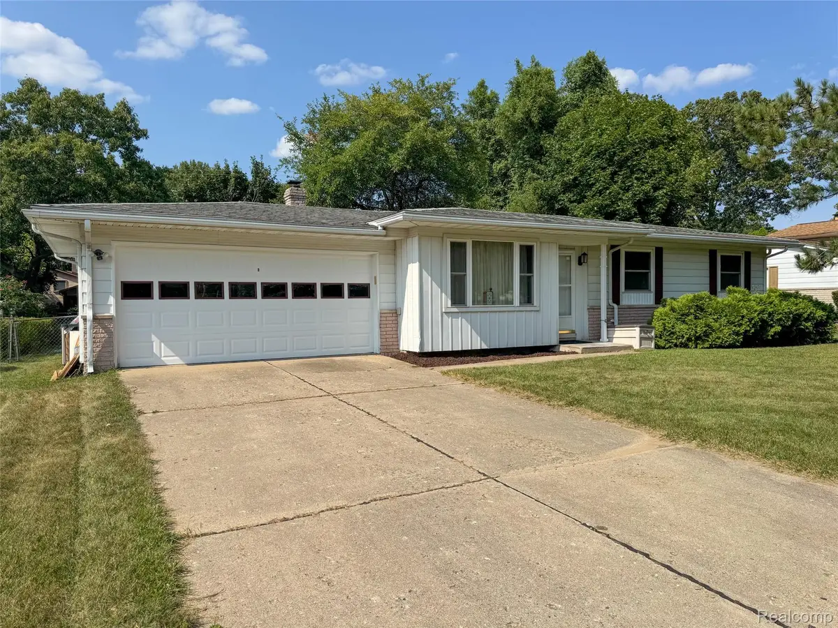 4176 Pomeroy Avenue, Waterford, MI 48329 - #1