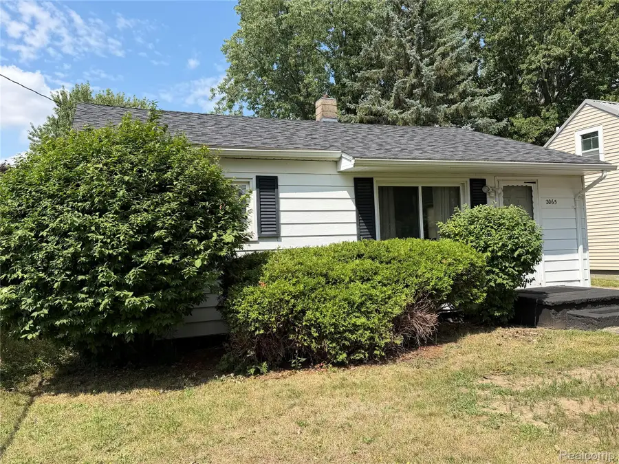 2065 Brady Avenue, Burton, MI 48529 - #2