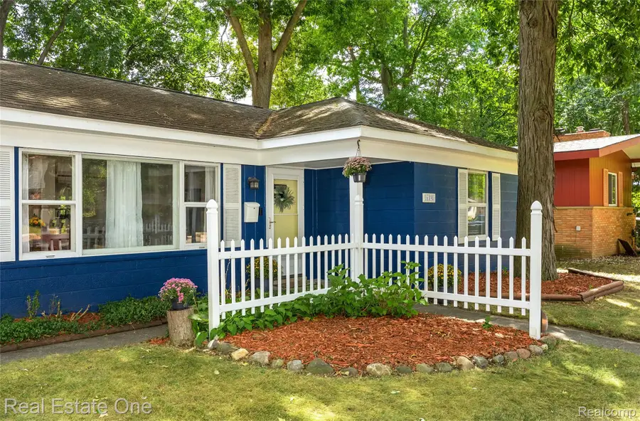 16598 Lexington, Redford, MI 48240 - #3