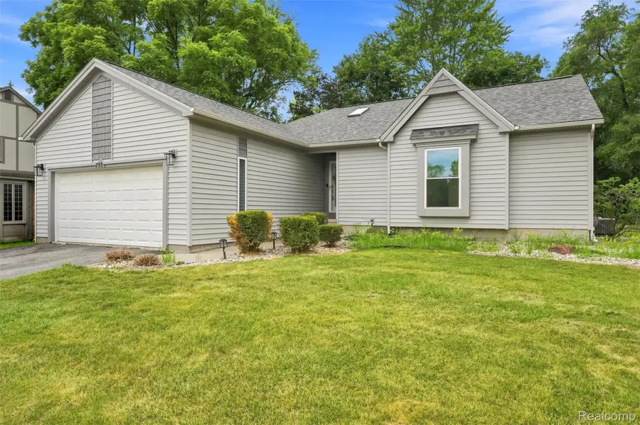 793 N Adams Road, Rochester Hills, MI 48309 - #2