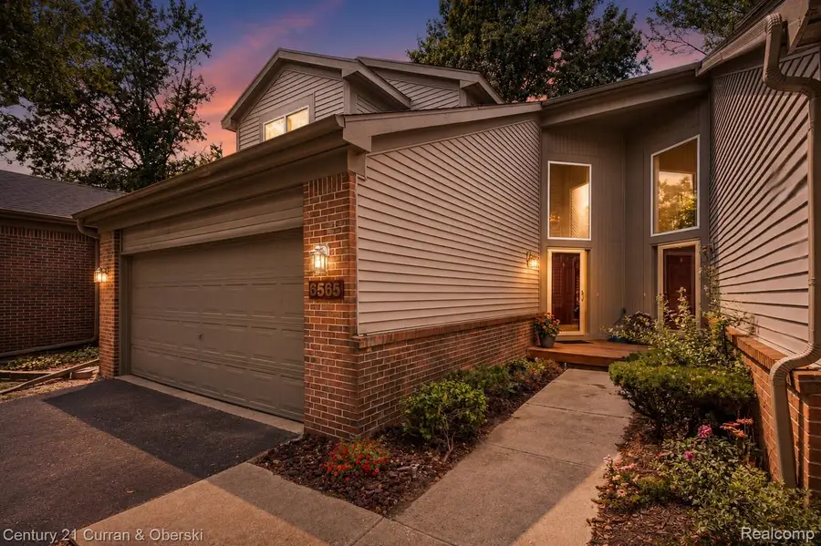 6565 Quail Run Circle, Westland, MI 48185 - #2