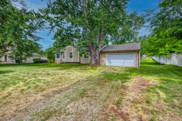 2244 Hammerslea Road, LakeOrion, MI 48359
