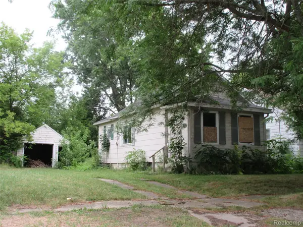915 Stocker Avenue, Flint, MI 48503