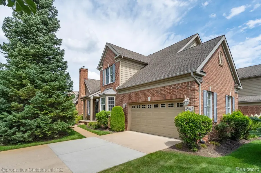 45042 Broadmoor Circle S, Northville, MI 48168 - #2