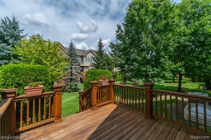 45042 Broadmoor Circle S, Northville, MI 48168 - #3
