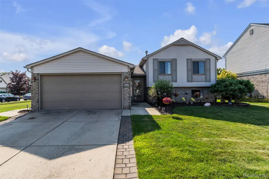 22672 Woodcreek Drive, Brownstown, MI 48134 - #3