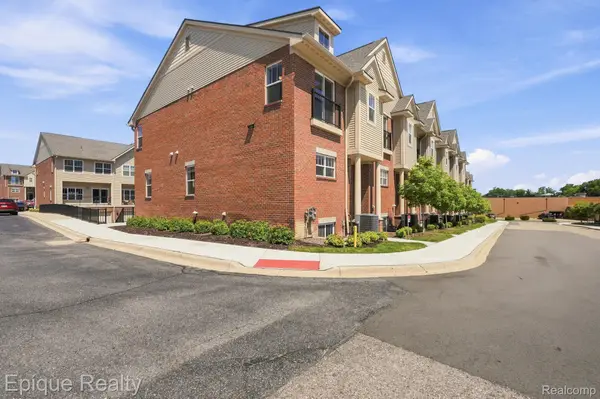 25533 Meadowbrook Road #42, Novi, MI 48375