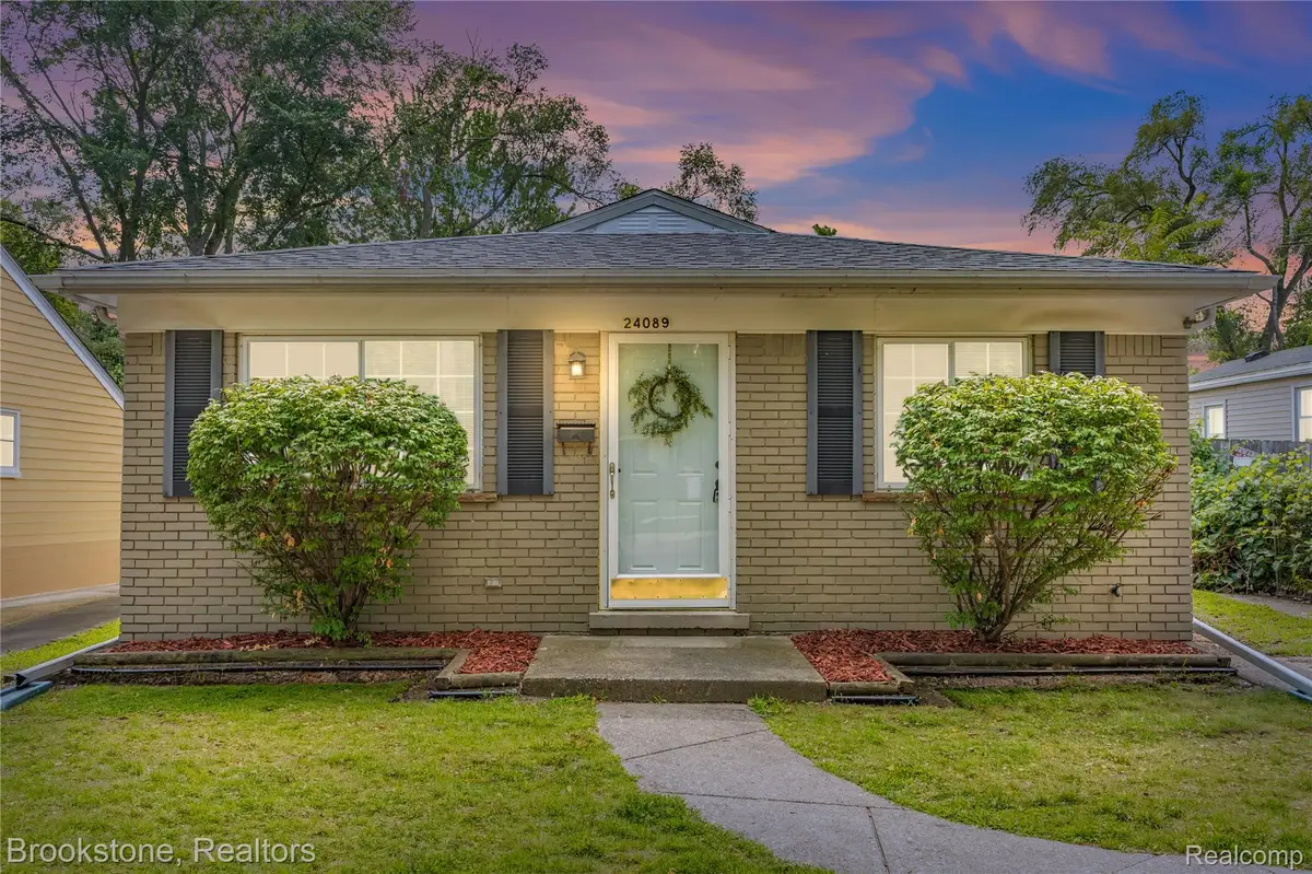 24089 Hopkins Street, Dearborn Heights, MI 48125 - #1