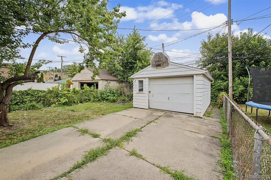 7320 Orchard Avenue, Dearborn, MI 48126 - #3