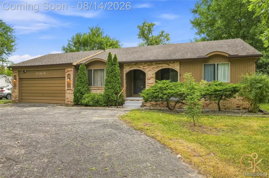 23434 Haynes Street, Farmington, MI 48336 - #3