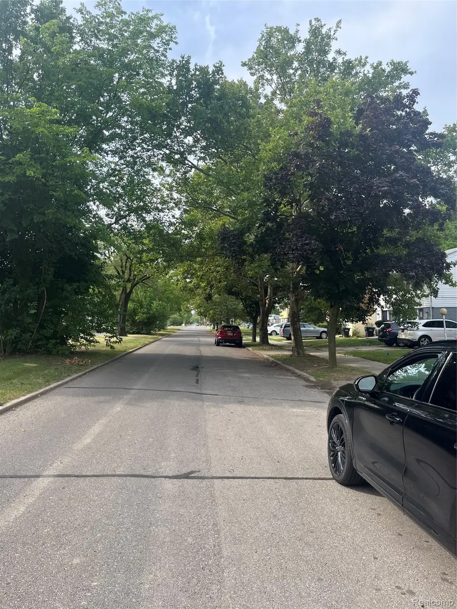 8131 Manor Street, Detroit, MI 48204 - #2