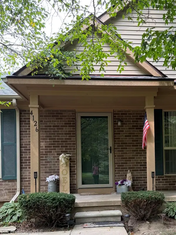 4126 Stonebridge, Holly, MI 48442