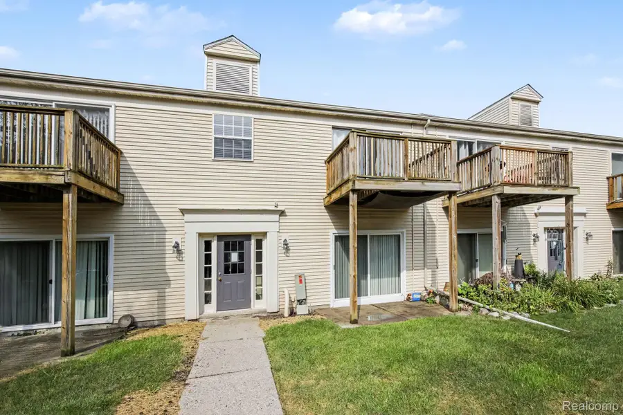 833 Bloomfield Village Boulevard #G, Auburn Hills, MI 48326 - #2