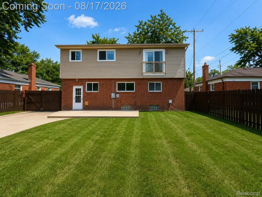 34024 Glenview Drive, Farmington, MI 48335 - #3