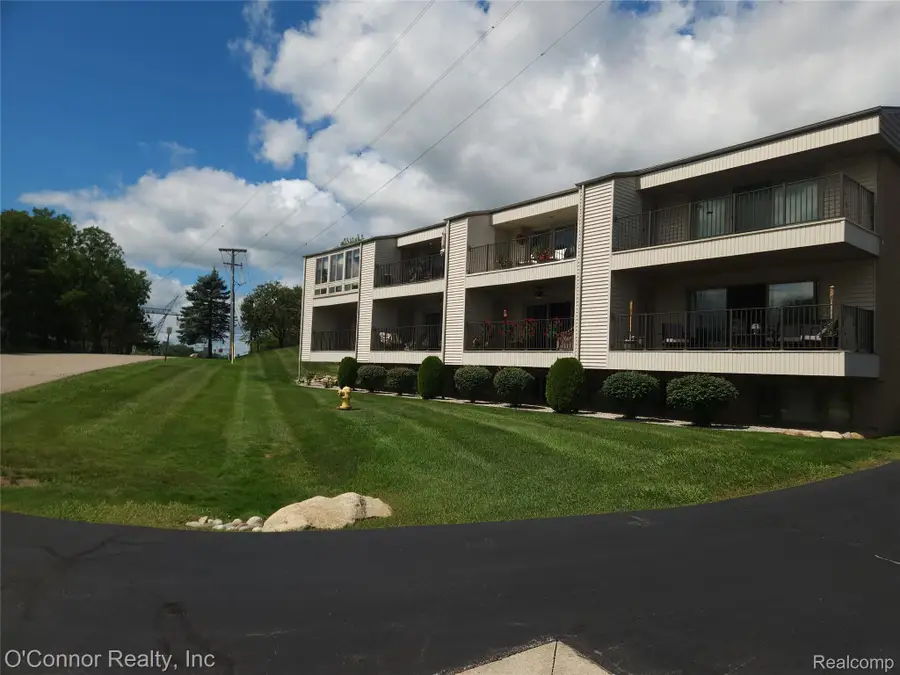 3995 River Road #16, East China, MI 48054 - #2