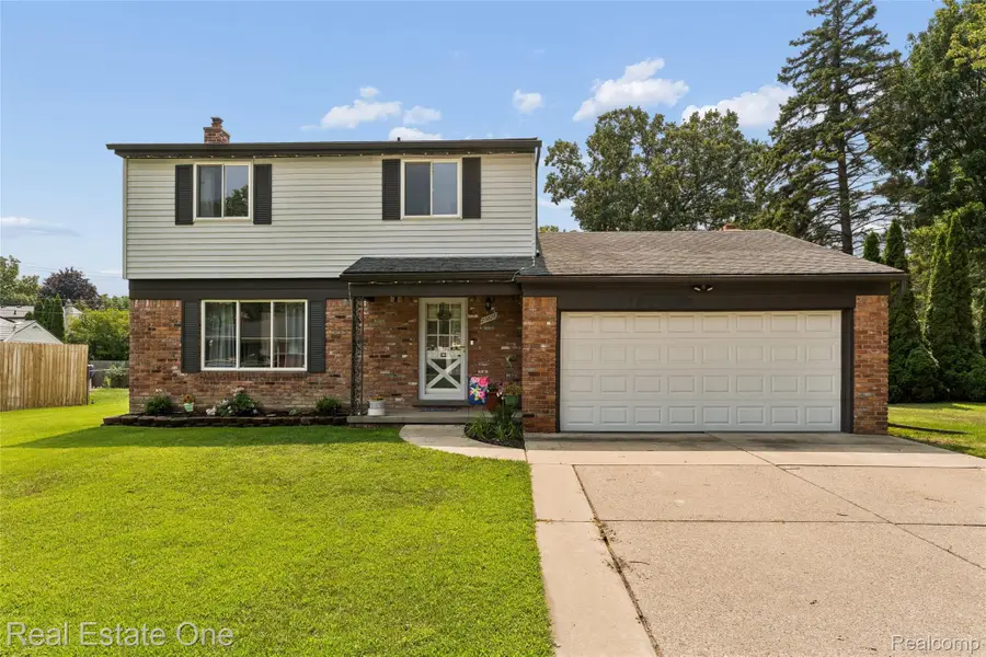 23678 King Drive, Clinton Township, MI 48035 - #3