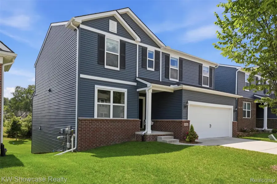 1592 Beachwood Drive, Walled Lake, MI 48390 - #2