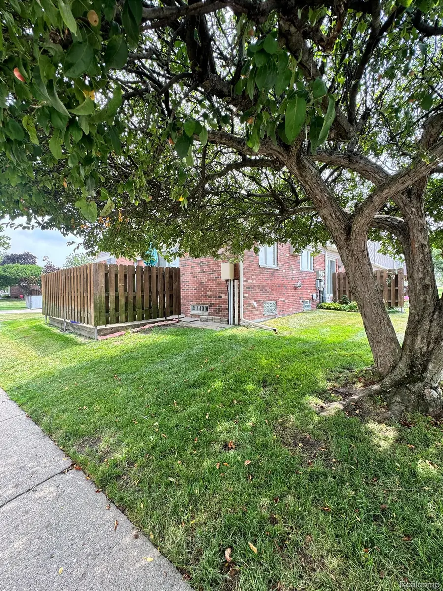 19902 Great Oaks Circle S #129, Clinton Township, MI 48036 - #2