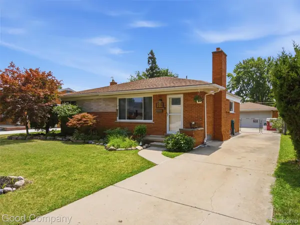 1576 Myrtle Avenue, MadisonHeights, MI 48071
