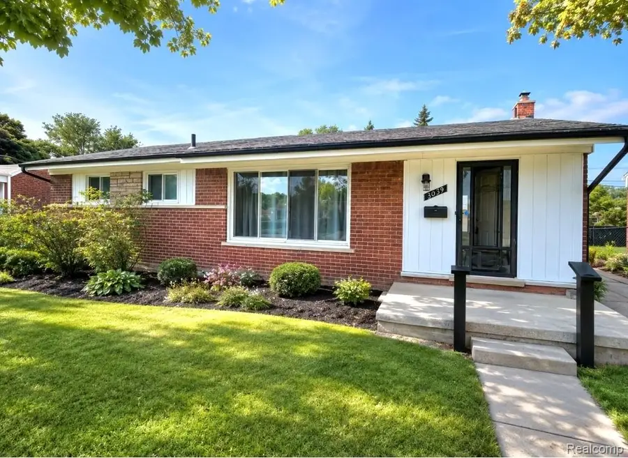 3039 Pearl Avenue, Warren, MI 48091 - #2