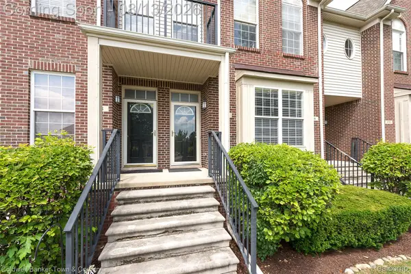 862 Summerfield Drive, Westland, MI 48185