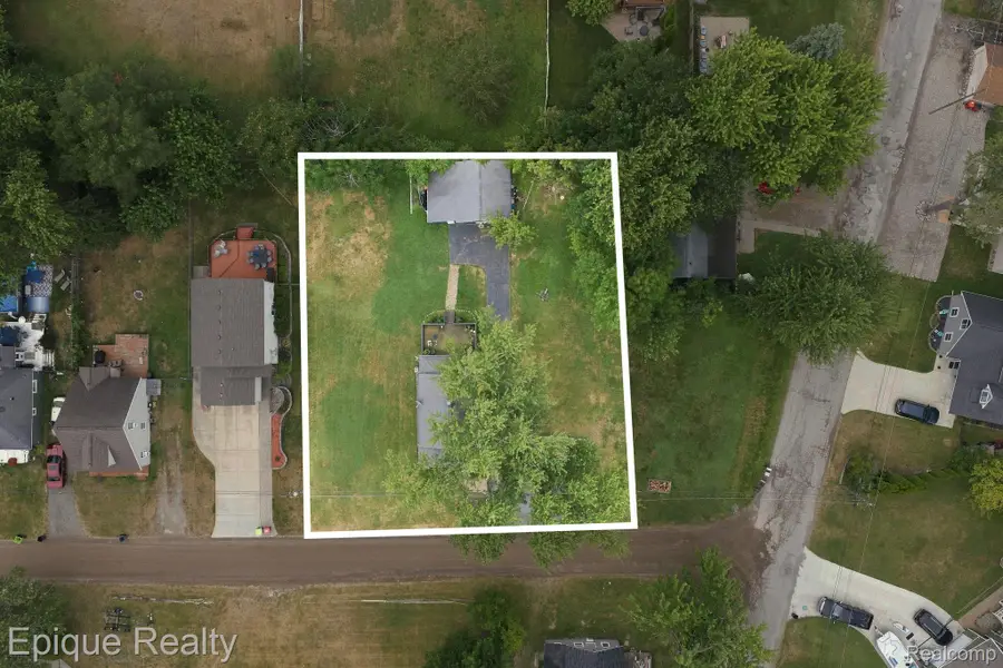 4860 Lakeview Avenue, West Bloomfield, MI 48324 - #2