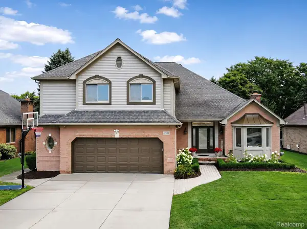 47130 Burning Tree Lane, Macomb, MI 48044