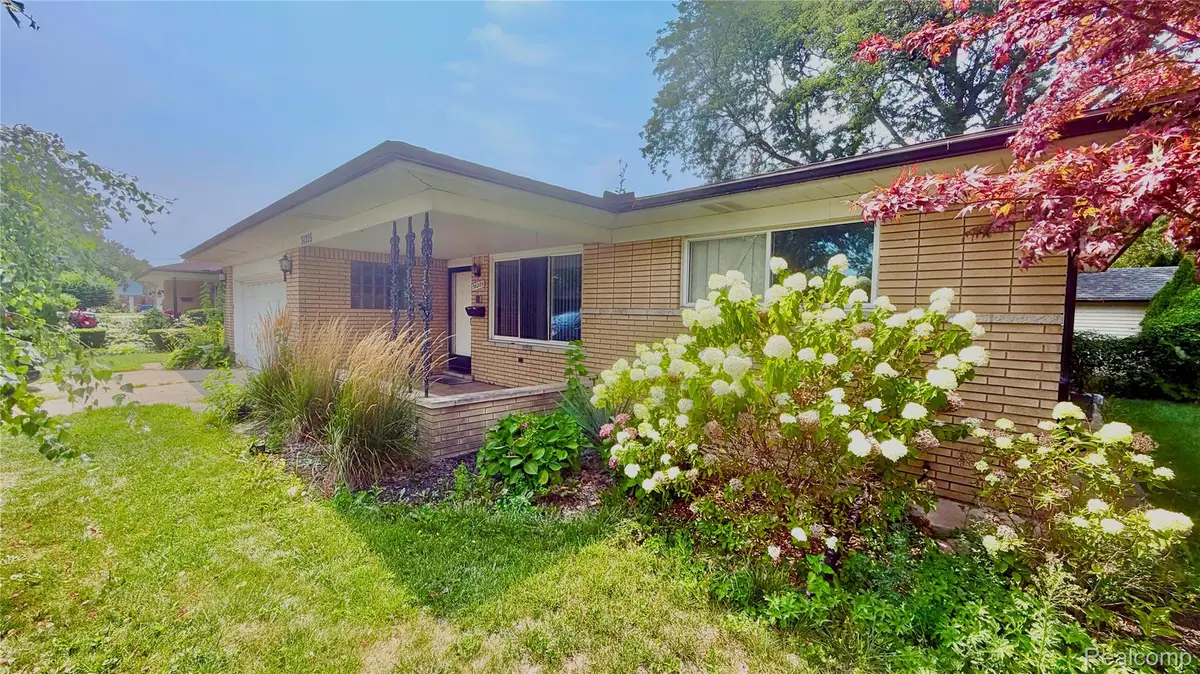 30205 Austin Drive, Warren, MI 48092 - #1