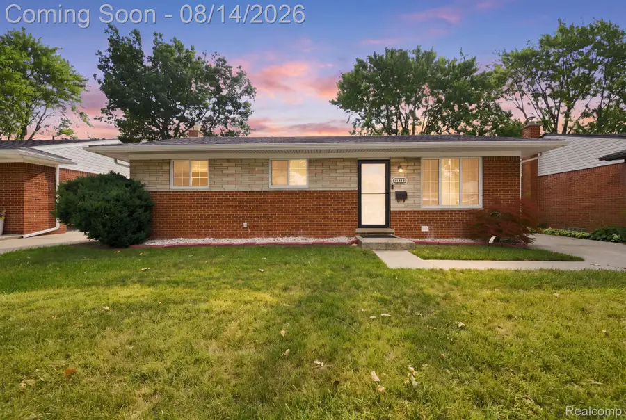 31546 Northwood Drive, Fraser, MI 48026 - #2