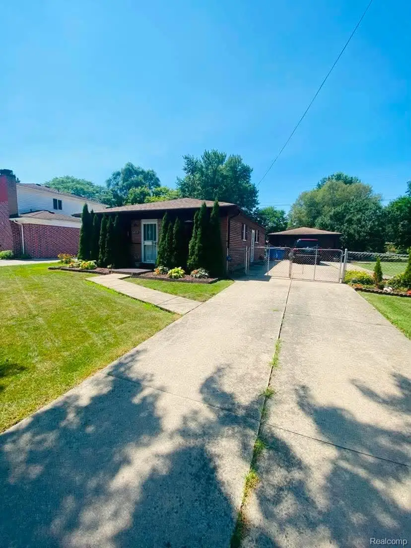 24775 Cunningham Avenue, Warren, MI 48091 - #2