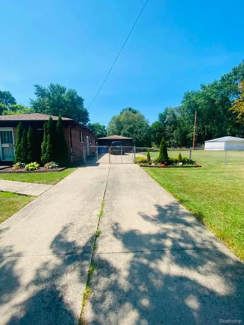 24775 Cunningham Avenue, Warren, MI 48091 - #3