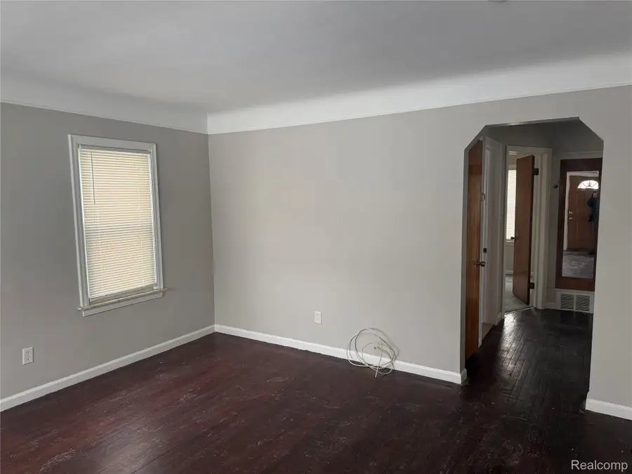 21004 Syracuse Avenue, Warren, MI 48091 - #3