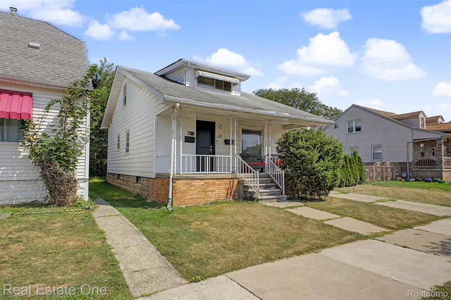 6128 Yinger Avenue, Dearborn, MI 48126 - #2