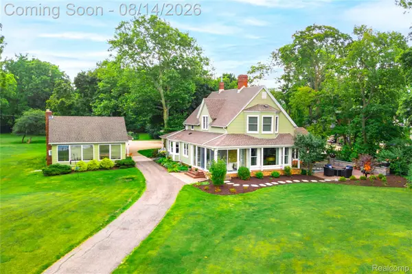 21843 West River Road, GrosseIle, MI 48138