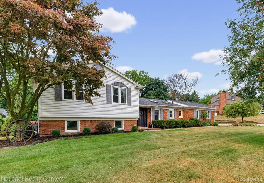216 Birch Hill Drive, Rochester, MI 48306 - #2