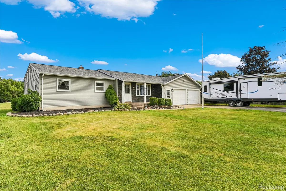 10499 E Potter Road, Davison, MI 48423 - #1