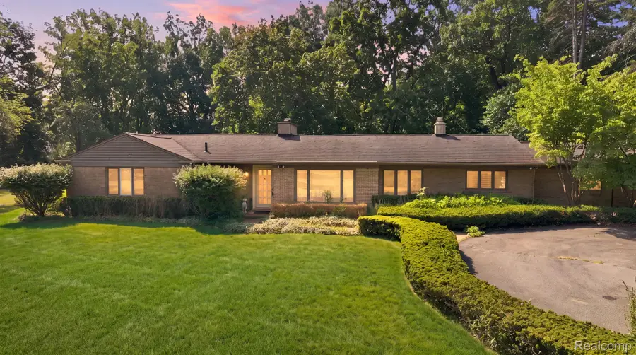 6975 Wing Lake Road, Bloomfield Hills, MI 48301 - #2