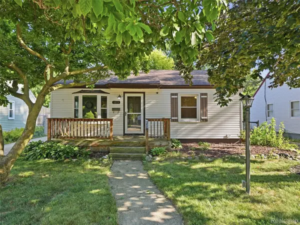 1815 Barrett Avenue, RoyalOak, MI 48067