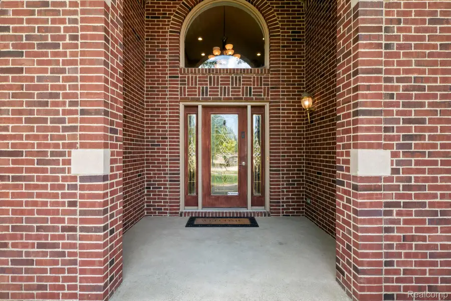 52018 Loon Court, Utica, MI 48315 - #3