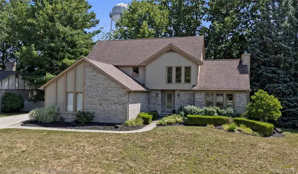 2385 Avondale Street W, SylvanLake, MI 48320