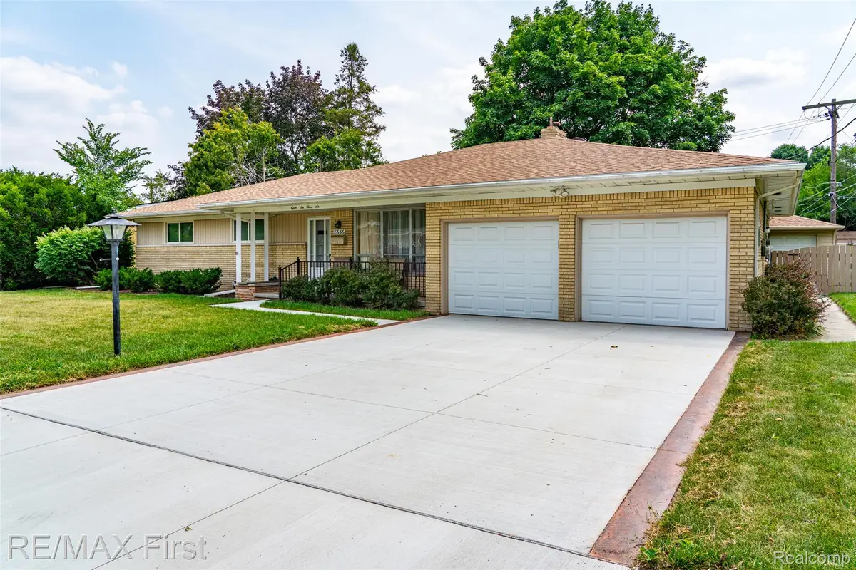 8636 Kidley Drive, Sterling Heights, MI 48314 - #1