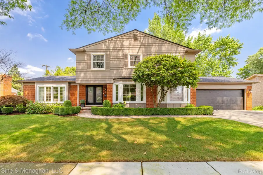 792 S Rosedale Court, Saint Clair Shores, MI 48236 - #2