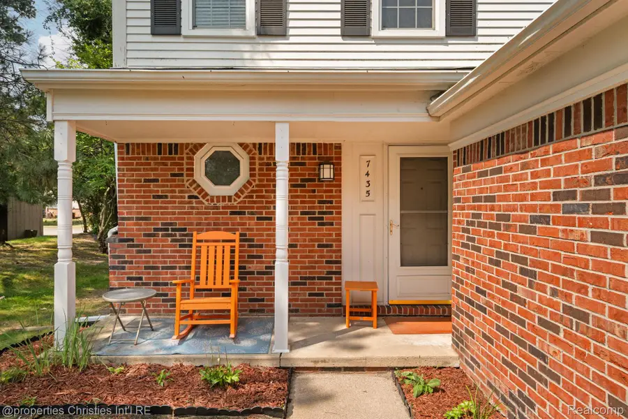 7435 N Kingston Court, Westland, MI 48185 - #2