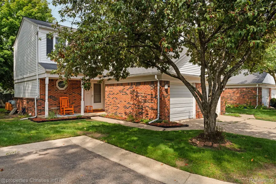 7435 N Kingston Court, Westland, MI 48185 - #3