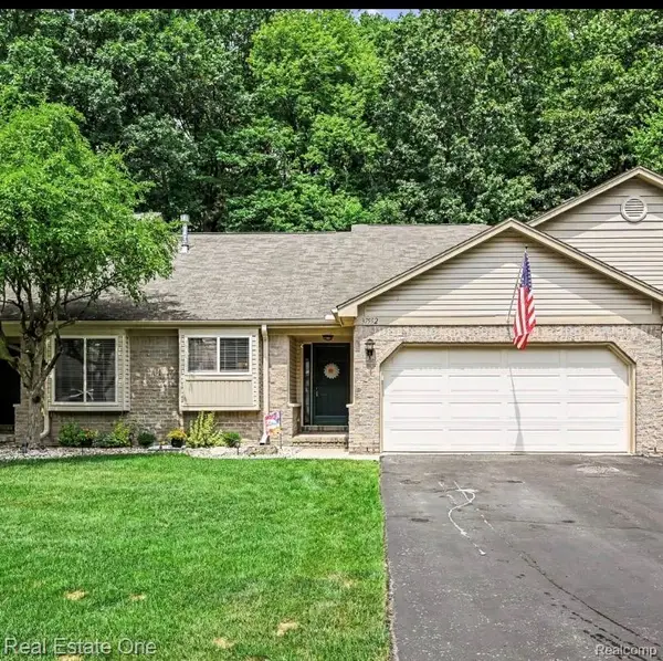 37552 N Dianne Lane #70, NewBoston, MI 48164