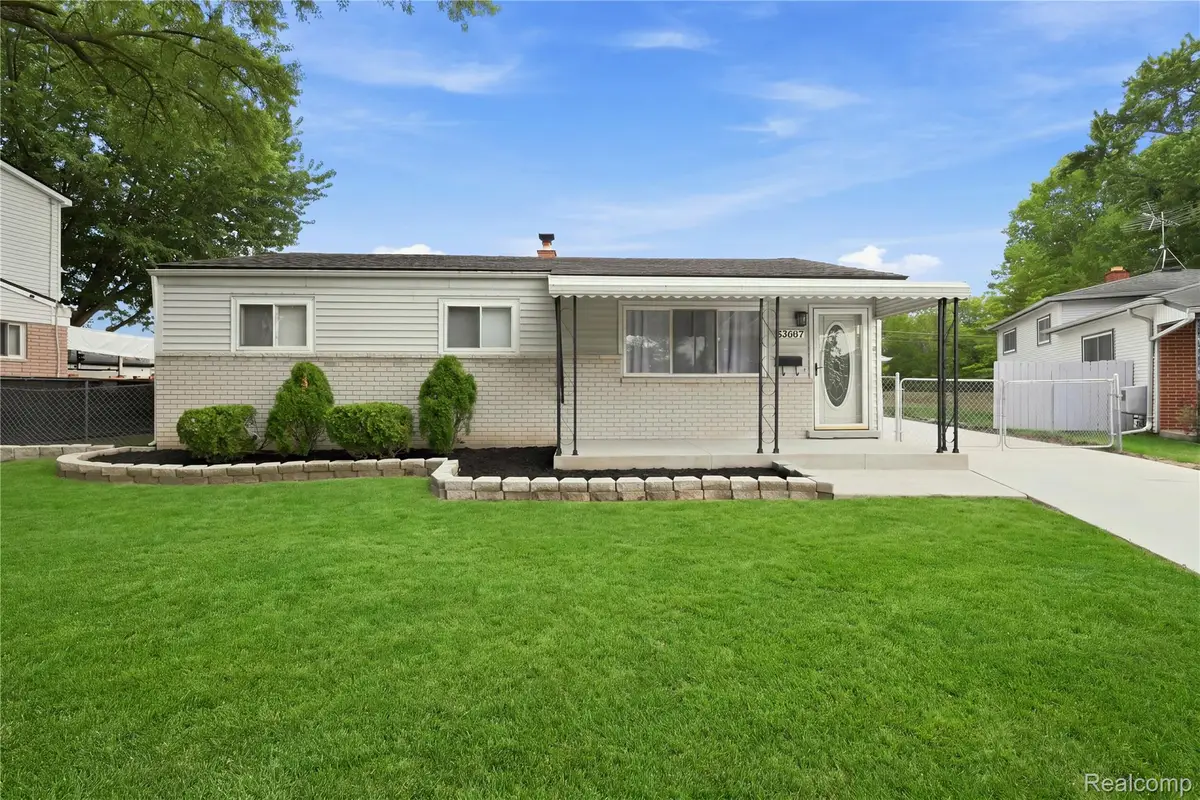 33687 Newport Drive, Sterling Heights, MI 48310 - #1