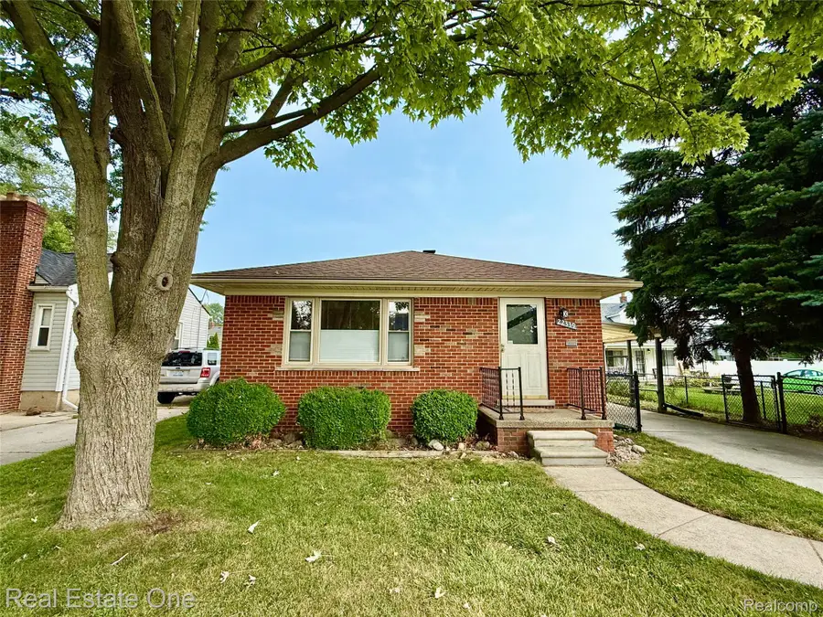 22339 Lanse Street, Saint Clair Shores, MI 48081 - #2