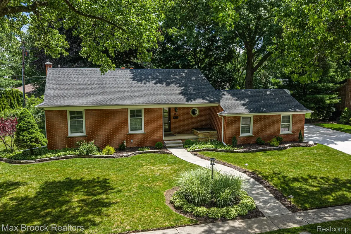 171 S Glengarry Road, Bloomfield, MI 48301 - #1